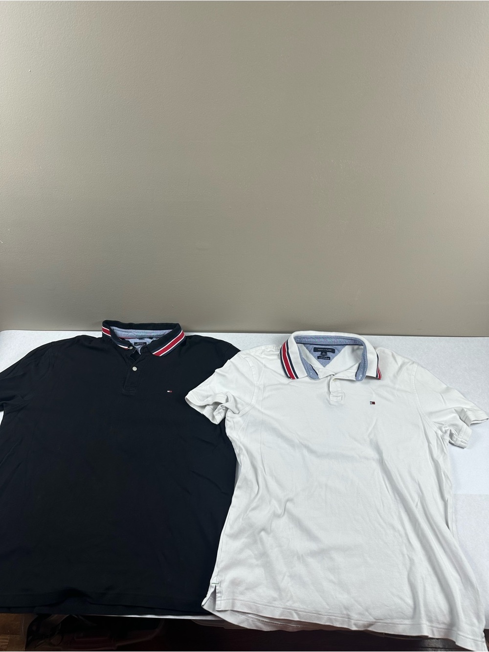 Tommy Hilfiger Men’s Polo Shirt x 2 - White / Black Size XL